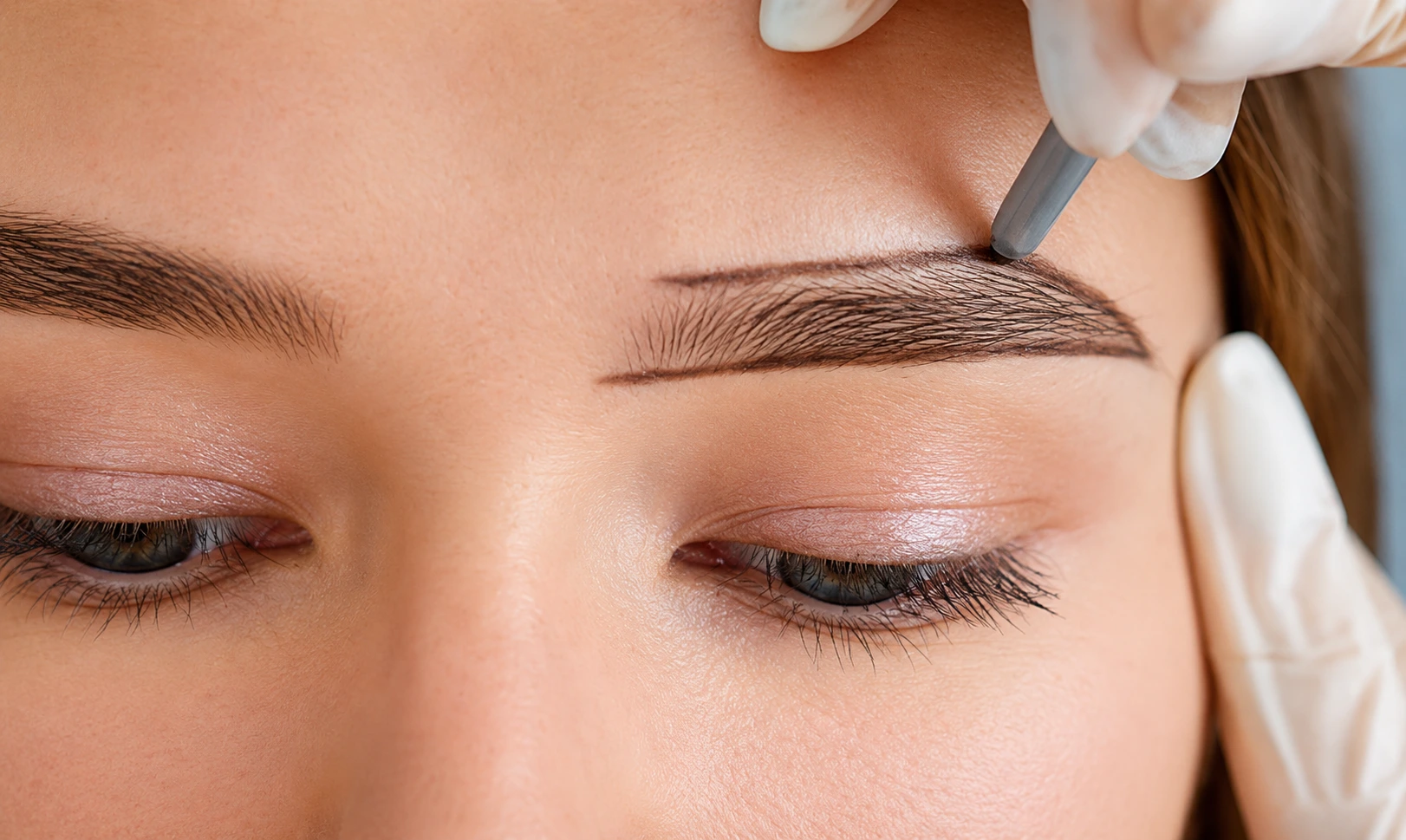 Hair Transplantation For EyeBrows